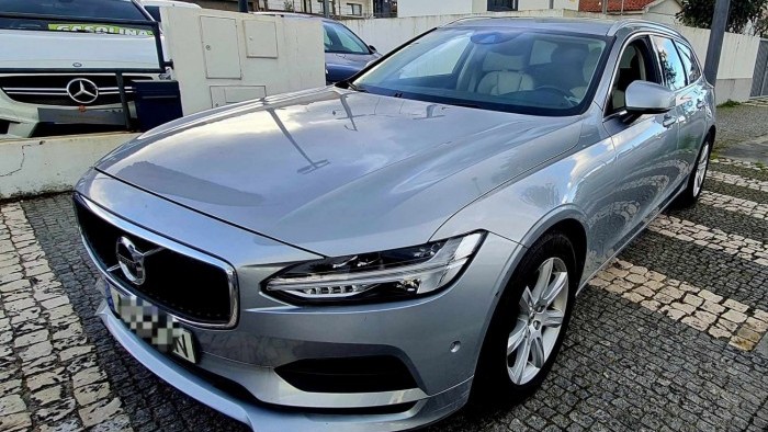 Volvo V90 2.0 D4 Momentum Plus